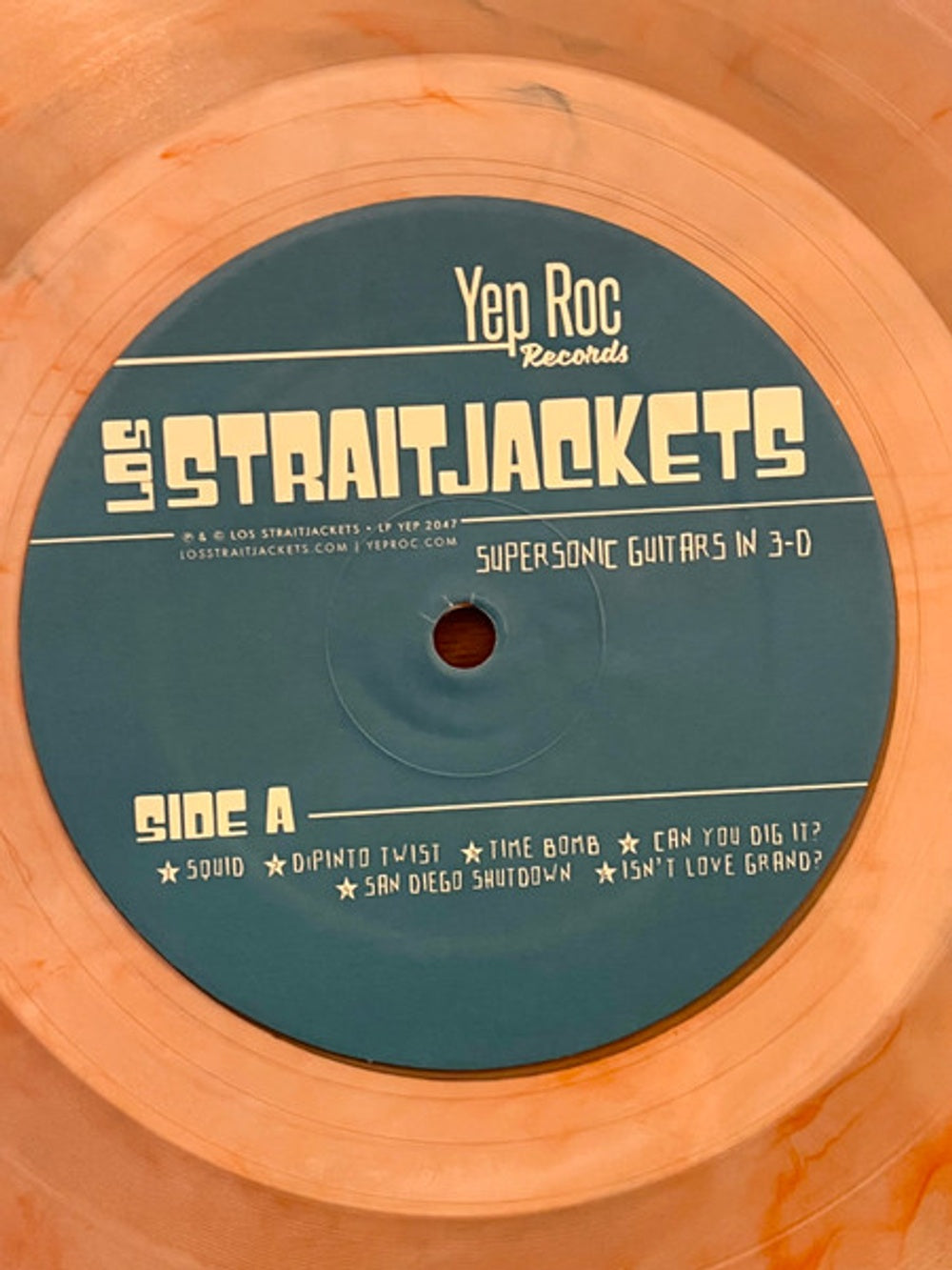 Los Straitjackets – Supersonic Guitars In 3-D (LP Red & Blue Vinyl)